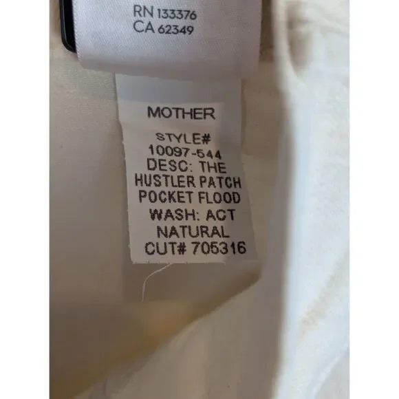 Mother Hustler Patch Pocket Flood Jeans in Act Natural Women's Size 31